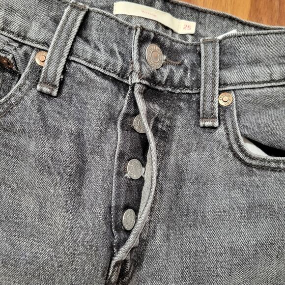 Levi's Wedgie Ankle Length Jeans Size 25 Rough Hems - Picture 3 of 11